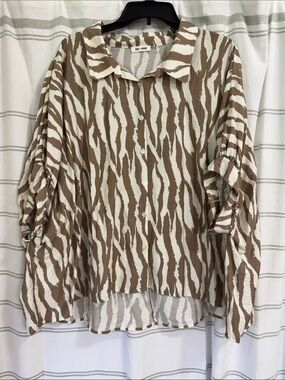 Zebra-Print Button Front Shirt in Brown & Cream
